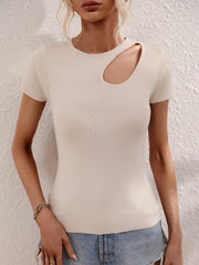 Cream knit t-shirt with short sleeves and a chic cutout detail on the neckline.