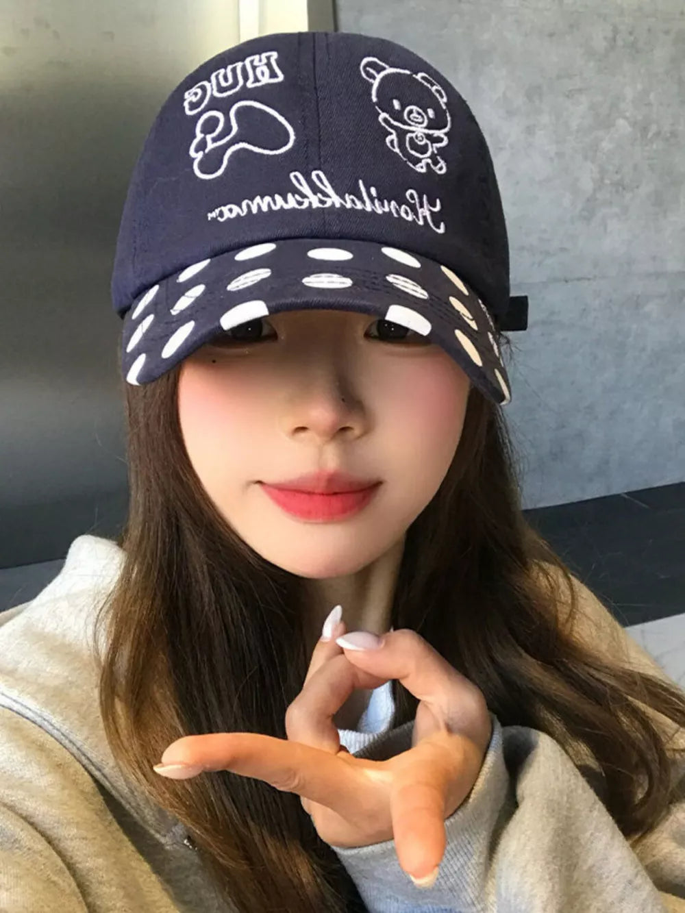 Charming Embroidered Baseball Cap With Bear Design