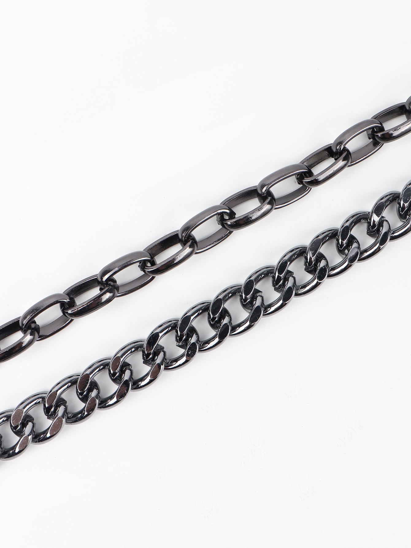 Black metal chain belt with two different link styles