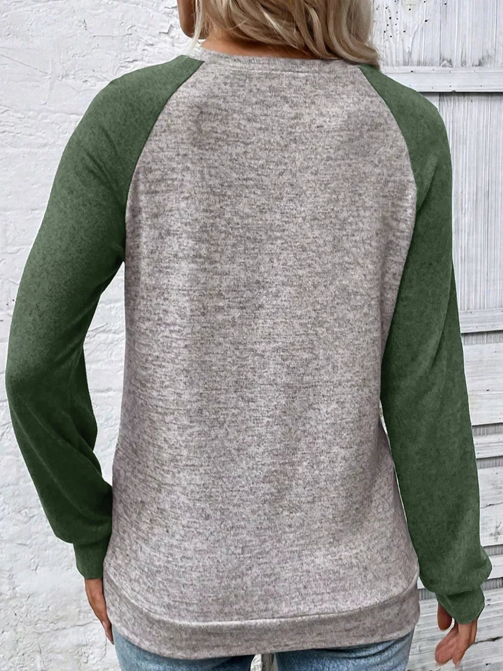 Contrasting Sleeve Casual T-shirt in moss green and heather grey with crew neck and long sleeves.