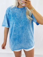 Mineral washed blue cotton crew neck oversized t-shirt with short sleeves.