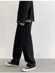 Men's Loose Fit Jeans in Black, side view