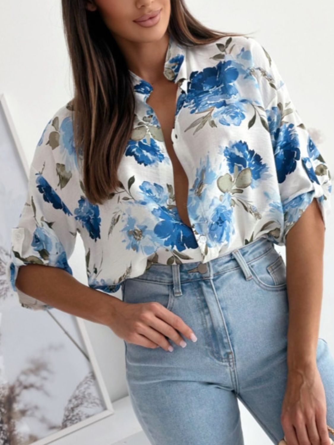 Floral print blouse with mandarin collar and buttons, in Royal Blue.