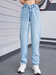 Light wash denim jeans with V-waistline and relaxed fit.