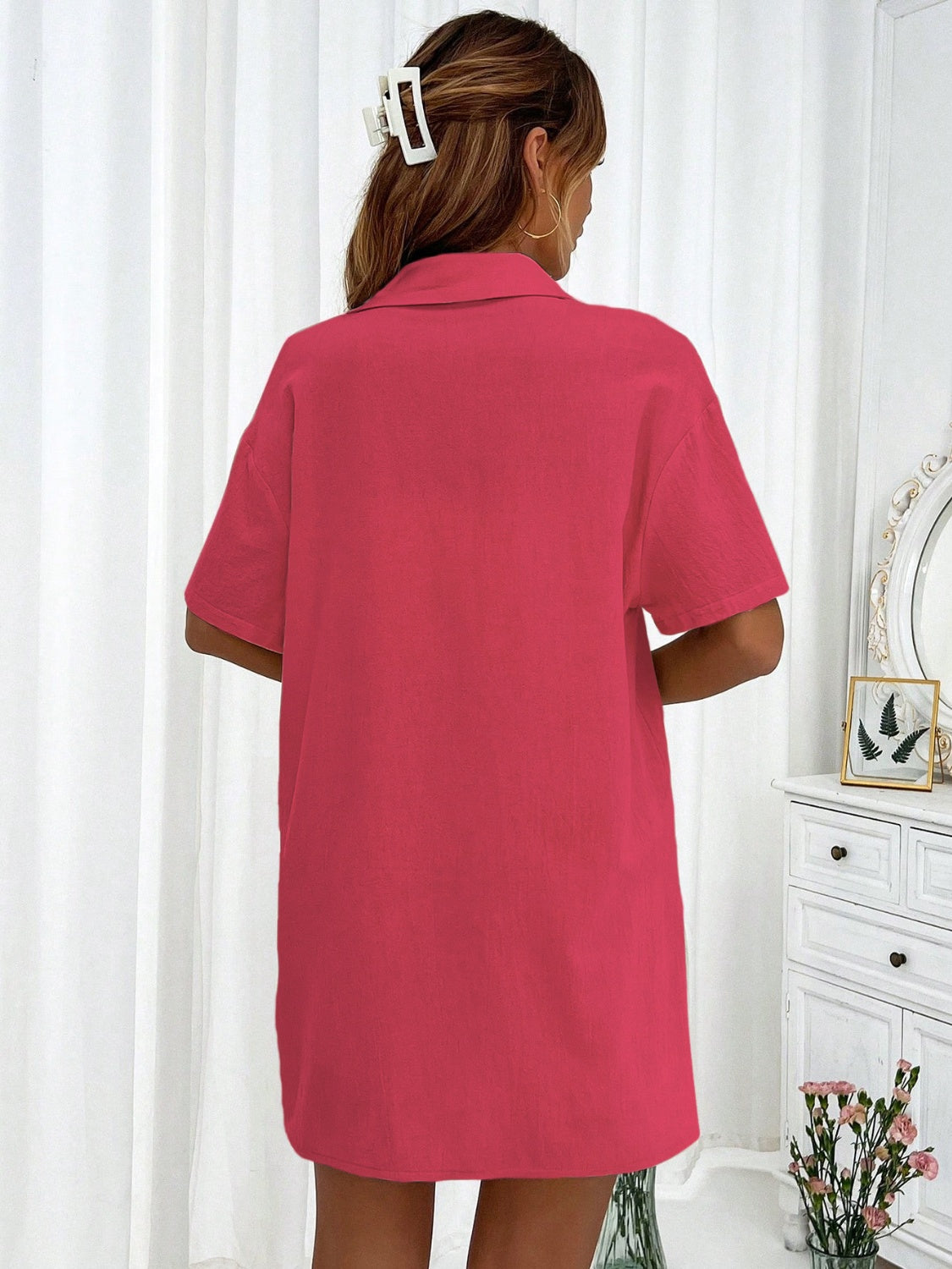 Linen resort shirt in Deep Rose, short sleeve, collared, buttoned, relaxed fit.