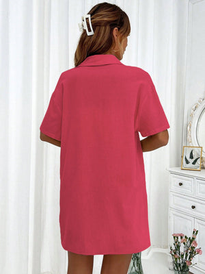 Linen resort shirt in Deep Rose, short sleeve, collared, buttoned, relaxed fit.