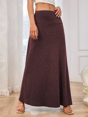 Flowing jersey maxi skirt in burgundy with a comfortable waistband.