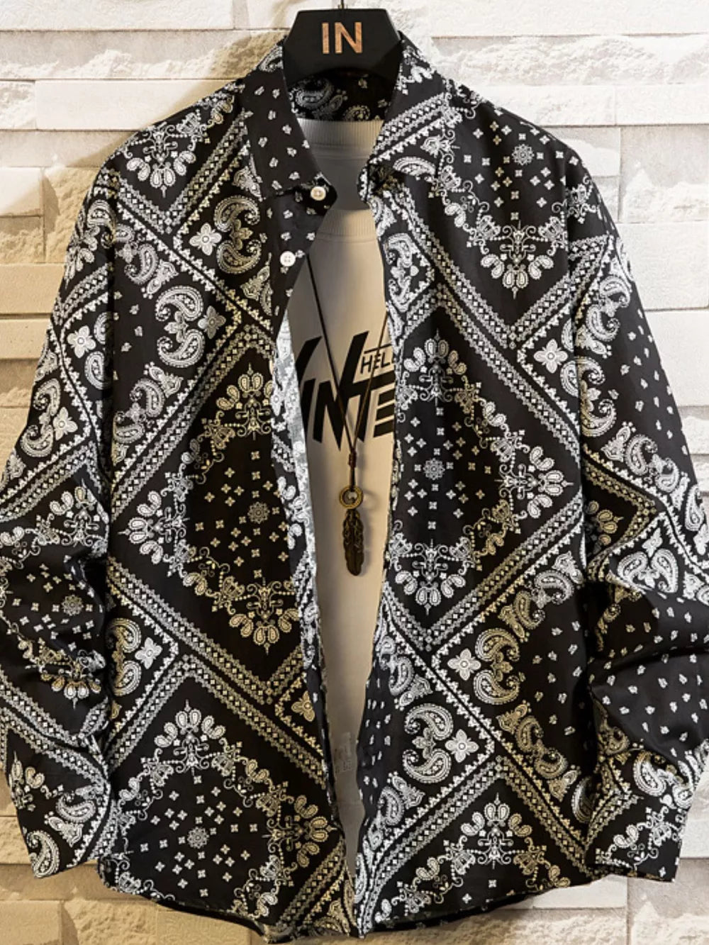Men's Plus Size Printed Button Up Shirt, fit detail