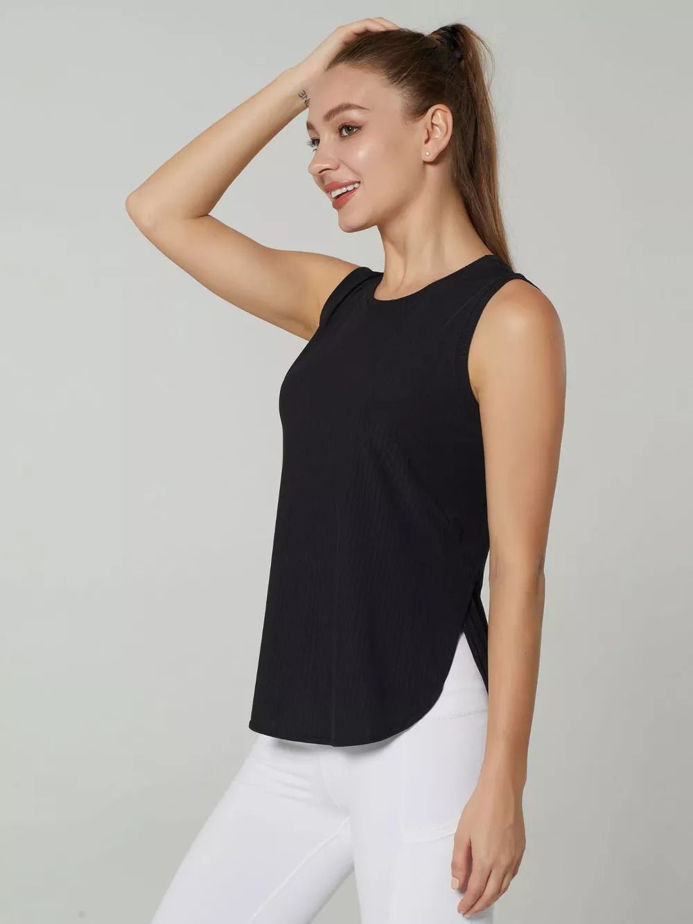 Ribbed Active Tank With Curved Hem