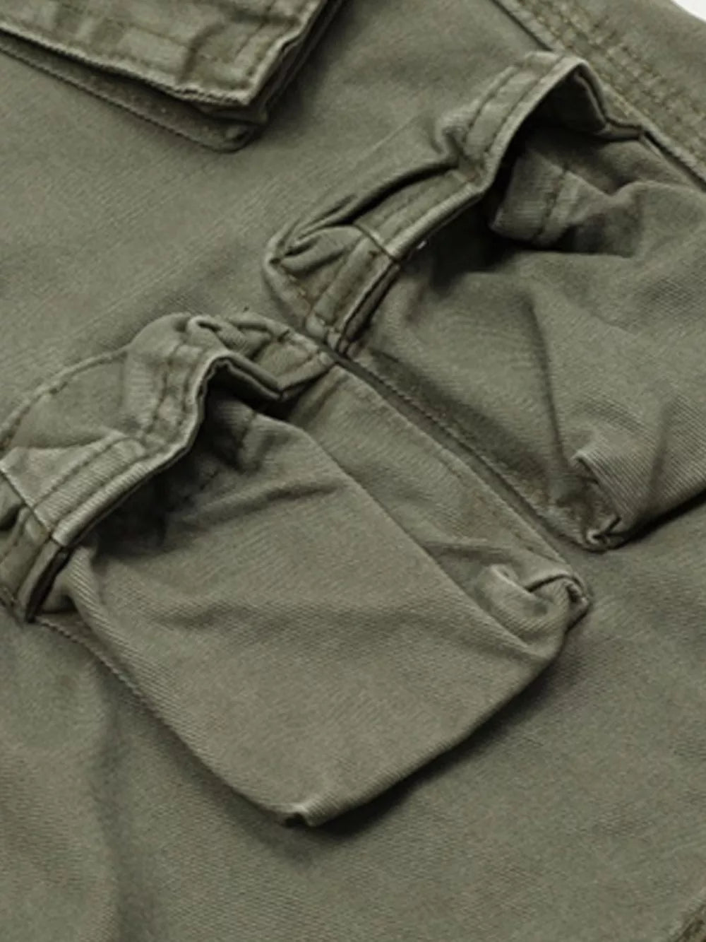 Men's Loose Fit Cargo Pants With Multiple Pockets, close-up detail