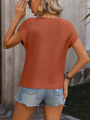 Ribbed knit t-shirt in caramel with short sleeves and a relaxed fit.