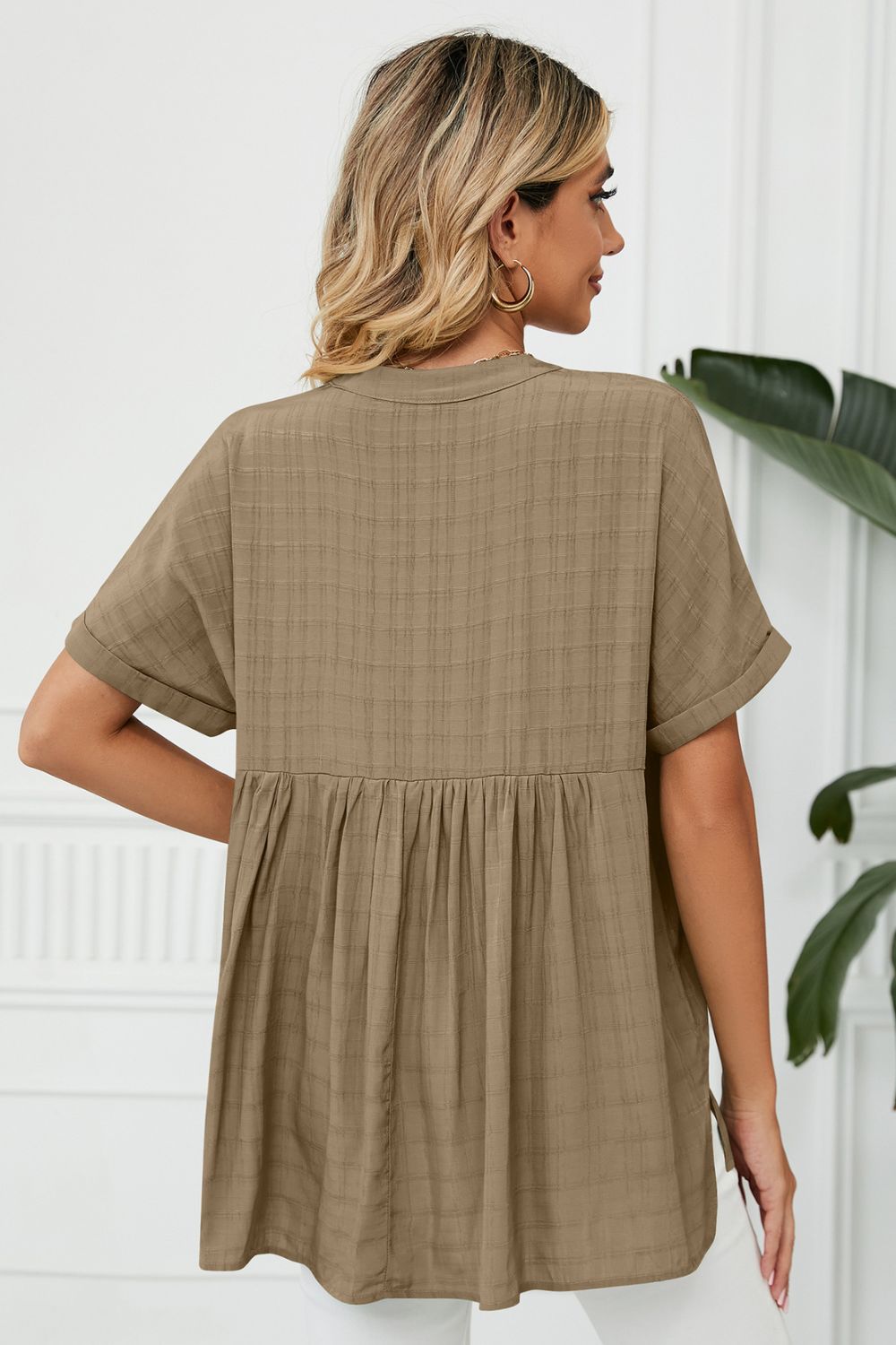 Camel linen blouse with gathered back and short sleeves
