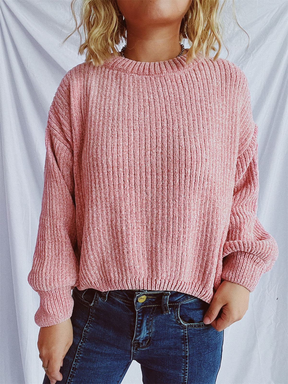 Textured ribbed knit relaxed crewneck pullover sweater in Dusty Pink, with balloon sleeves.