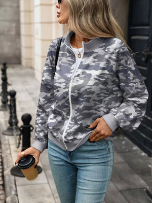 sweatshirt featuring leaf-print in charcoal with 65% viscose, 30% polyester, 5% elastane Care instructions: Machine wash