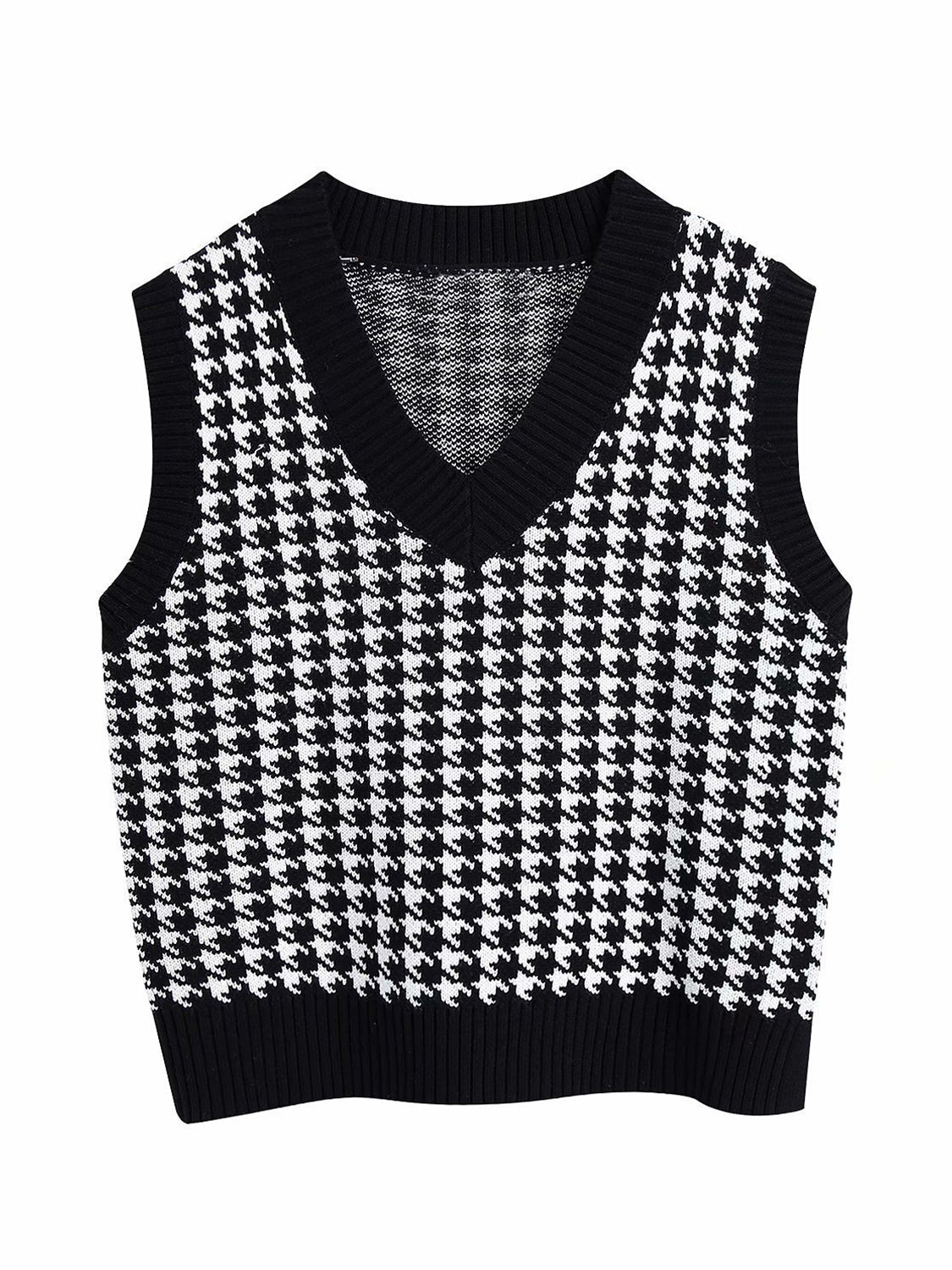 Houndstooth knit v-neck tank top in black and white.