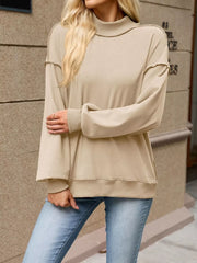 athleisure sweatshirt in Black with crew neck