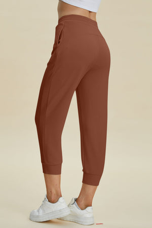 Caramel joggers with drawstring waist and pockets, cropped length