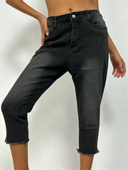 Black cotton capri jeans with raw hem and pockets