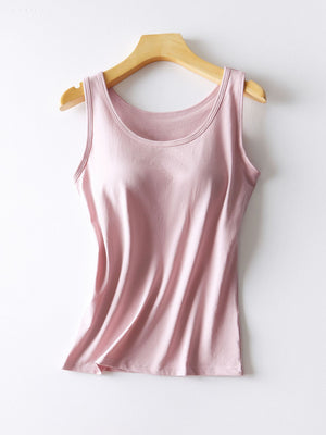 Built-in support tank top in Pale Blush with a scoop neckline and smooth finish.