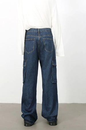 Denim palazzo cargo pants in dark blue with baggy fit and side pockets.