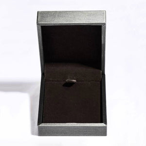 Elegant pearl pendant necklace jewelry box with silver and gold accents
