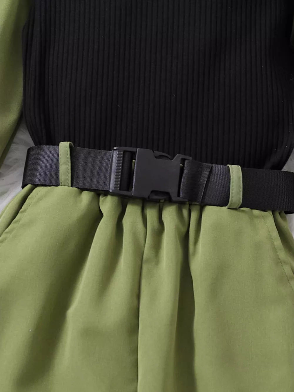 Children's Color Block Top And Pants Set in Army Green, close-up detail