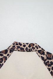 Ribbed contrast shirt with leopard print collar and sleeves