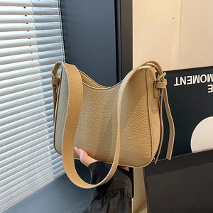 Pu Leather Crossbody Bag in Black, fabric detail