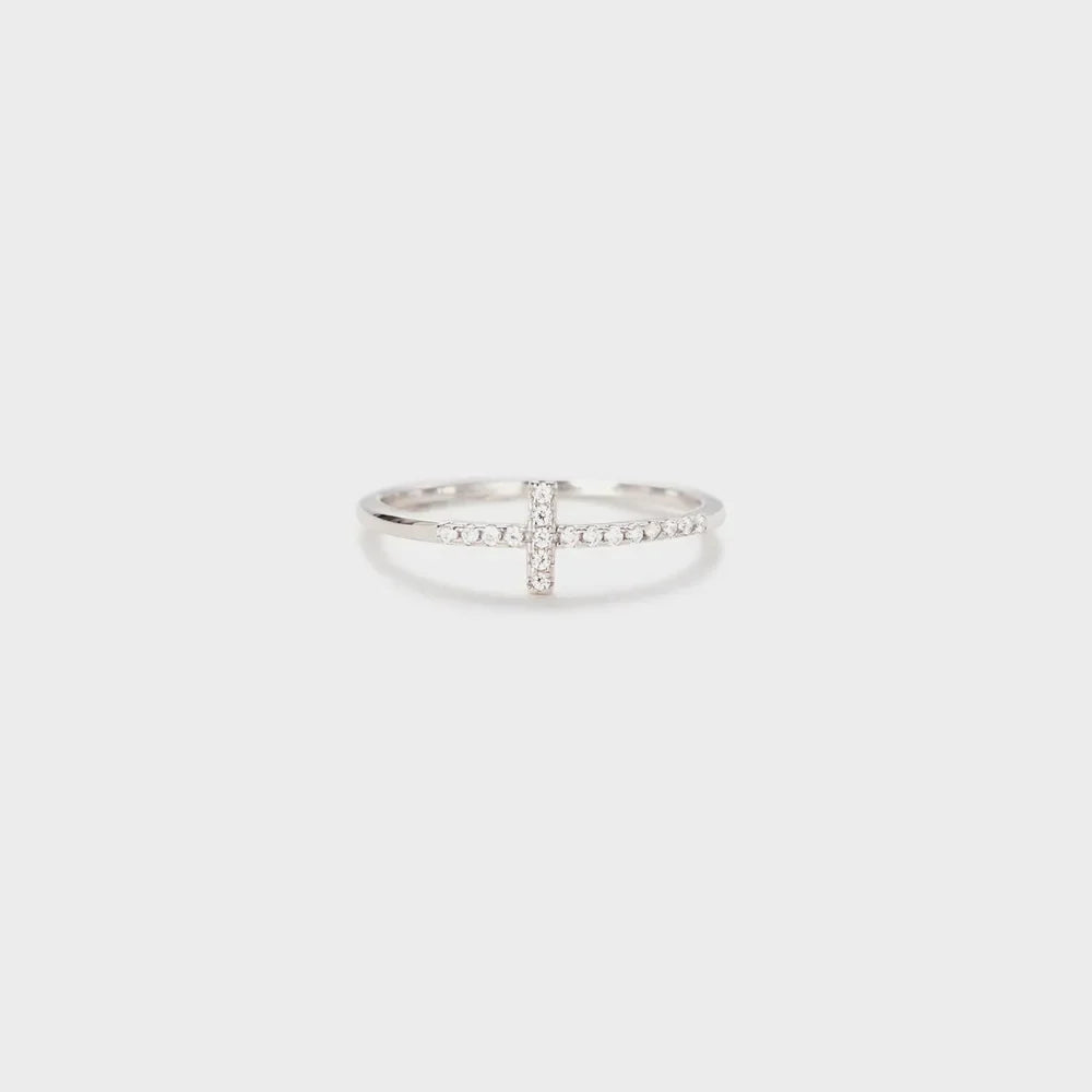 Sterling silver ring with pavé cross detail
