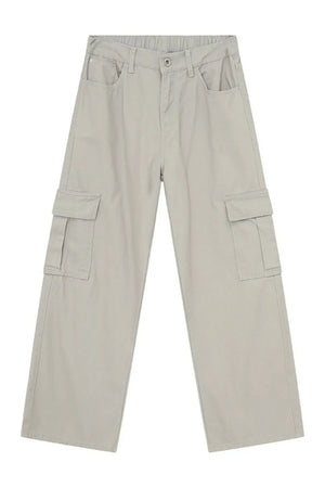 Skyline cargo pants in beige with multiple pockets and a relaxed fit.