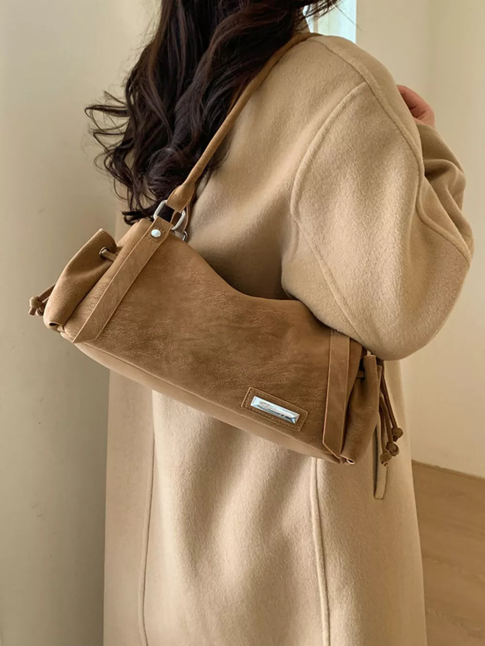 Vintage Lightweight Shoulder Bag in Brown, close-up detail