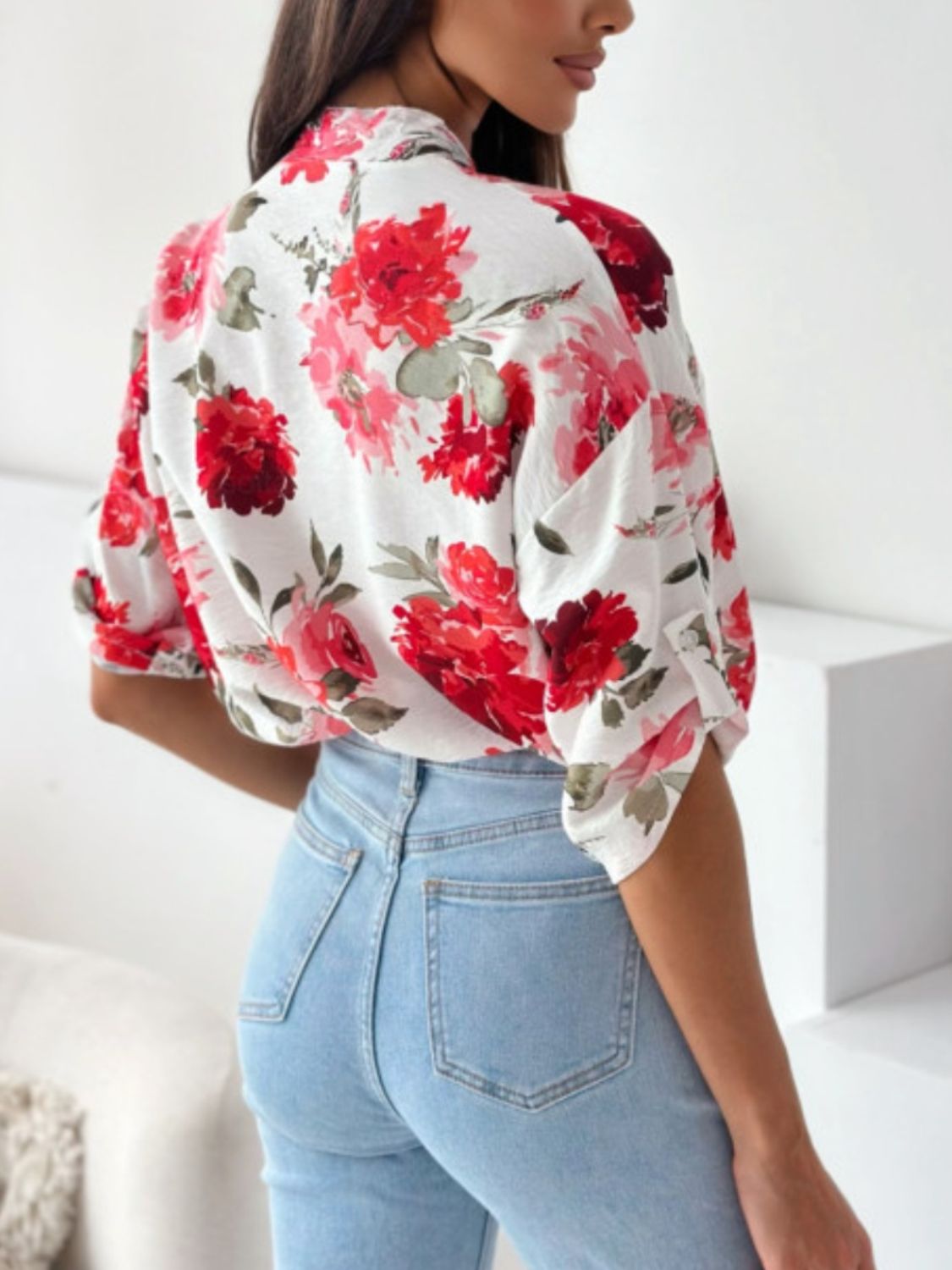 Floral print blouse with mandarin collar and buttoned sleeves, white with red flowers