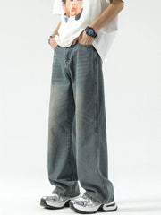 Relaxed wide-leg jeans in vintage blue denim with a comfortable fit.