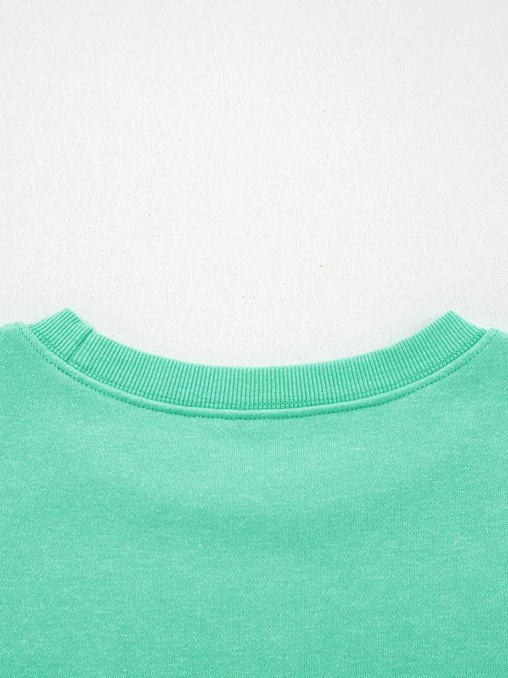 vintage-inspired sweatshirt in mint green with crew neck