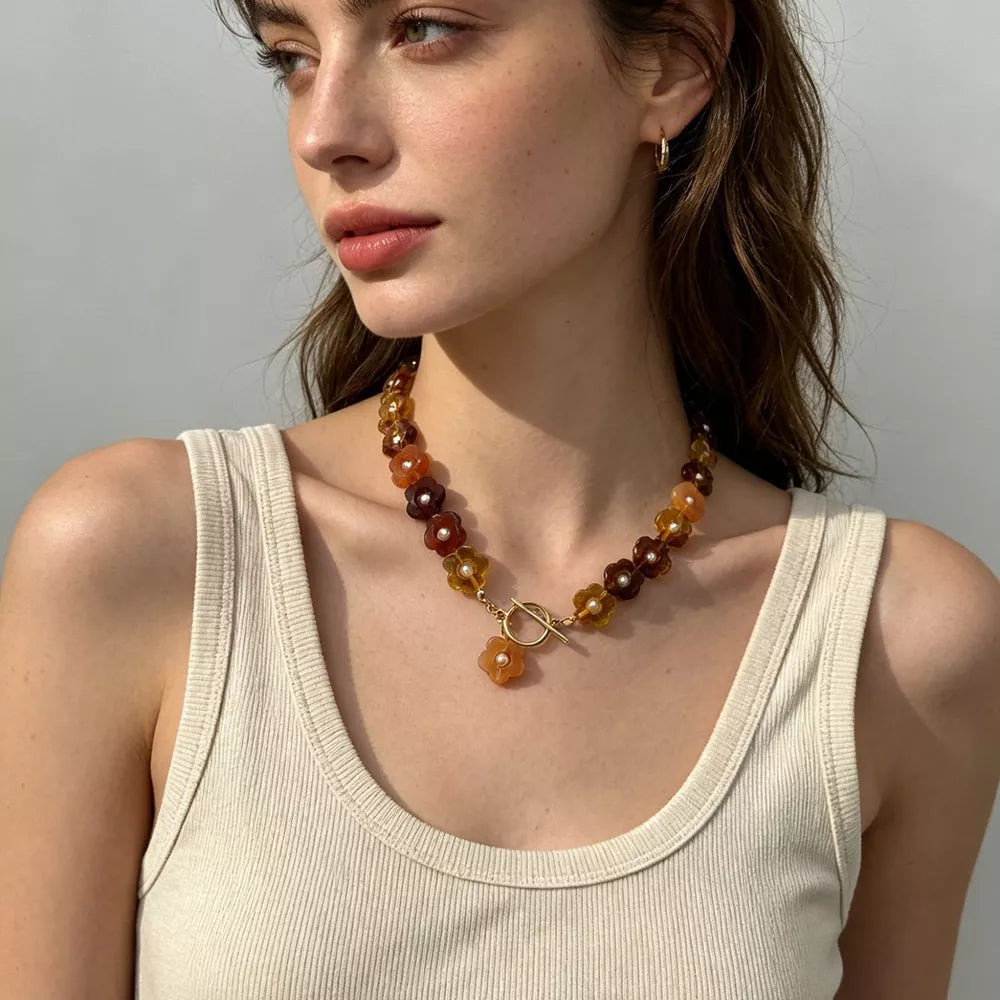 Retro Resin Flower Charm 18k Gold-plated Necklace in Yx1350/gold, fabric detail