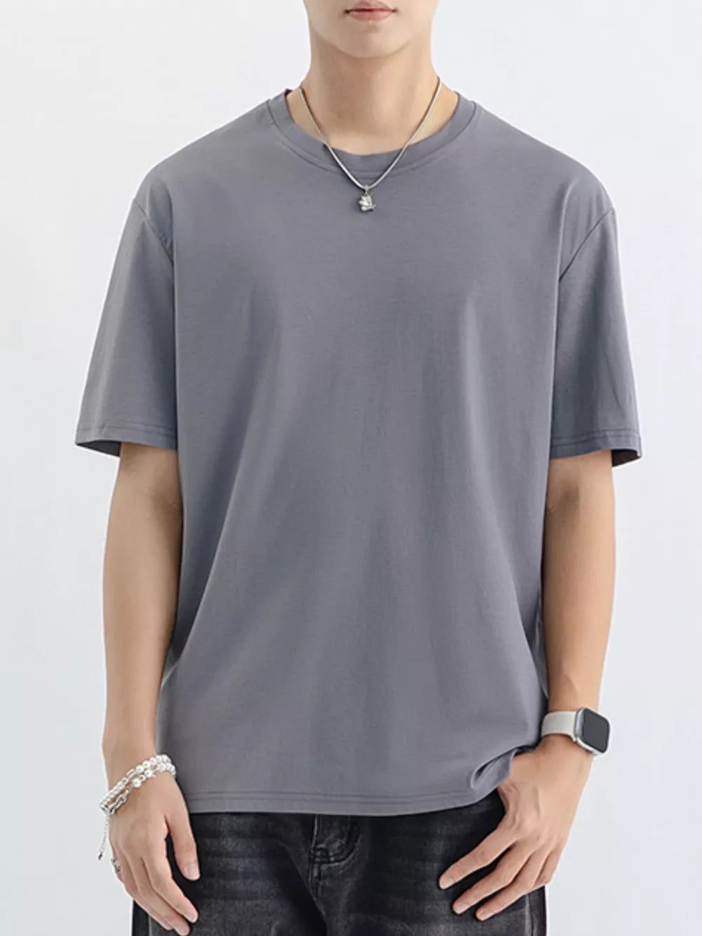 Men's light gray cotton crew neck t-shirt with short sleeves.
