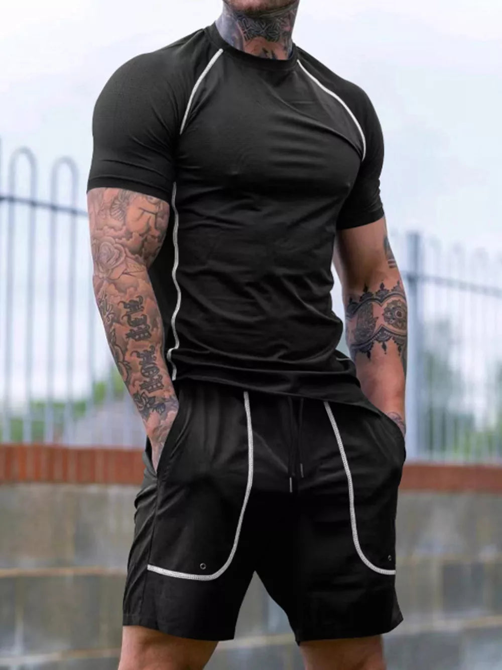 Men's Casual Short Sleeve T-shirt And Shorts Set in Black, back view