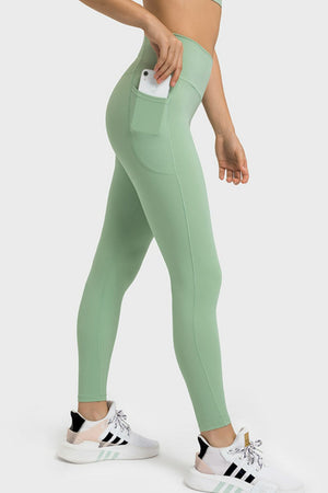 Mint performance leggings with pockets, phone in side pocket