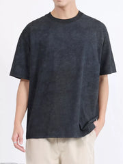 Men's relaxed fit t-shirt in carbon gray with a washed effect.