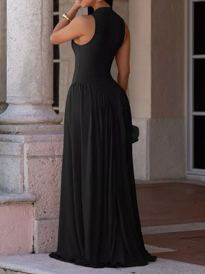 Sleeveless O-neck Maxi Dress in Pink, model styling view
