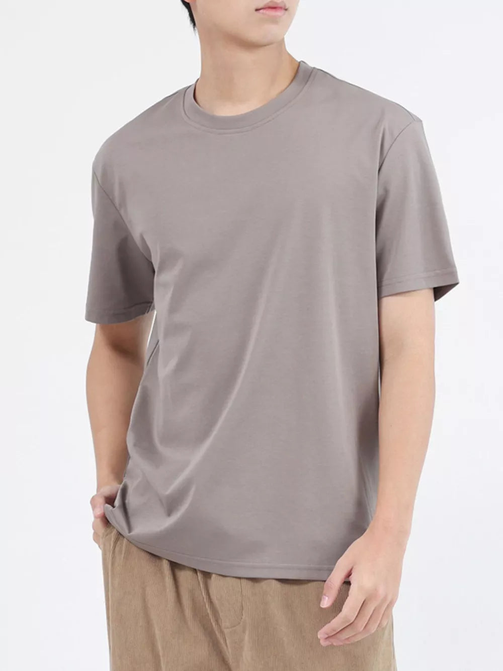 Men's light gray crew neck t-shirt, short sleeves, cotton, breathable.