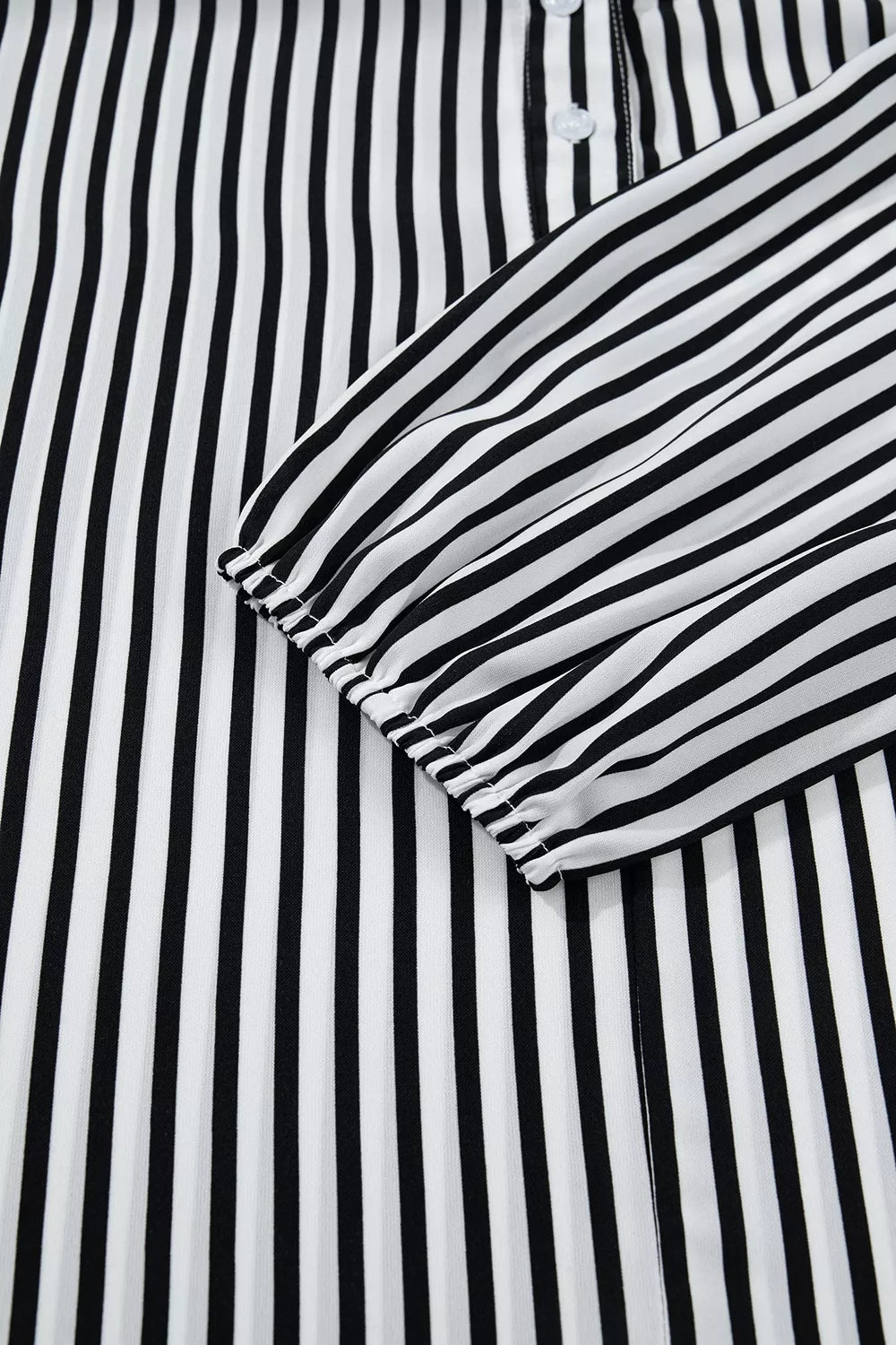 Striped Half Sleeve Button-up Shirt in Black, fit detail