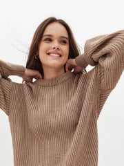 Camel chunky knit sweater with relaxed fit and crew neck.