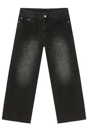 Pocketed high rise slouchy denim jeans in dark wash with a relaxed fit.