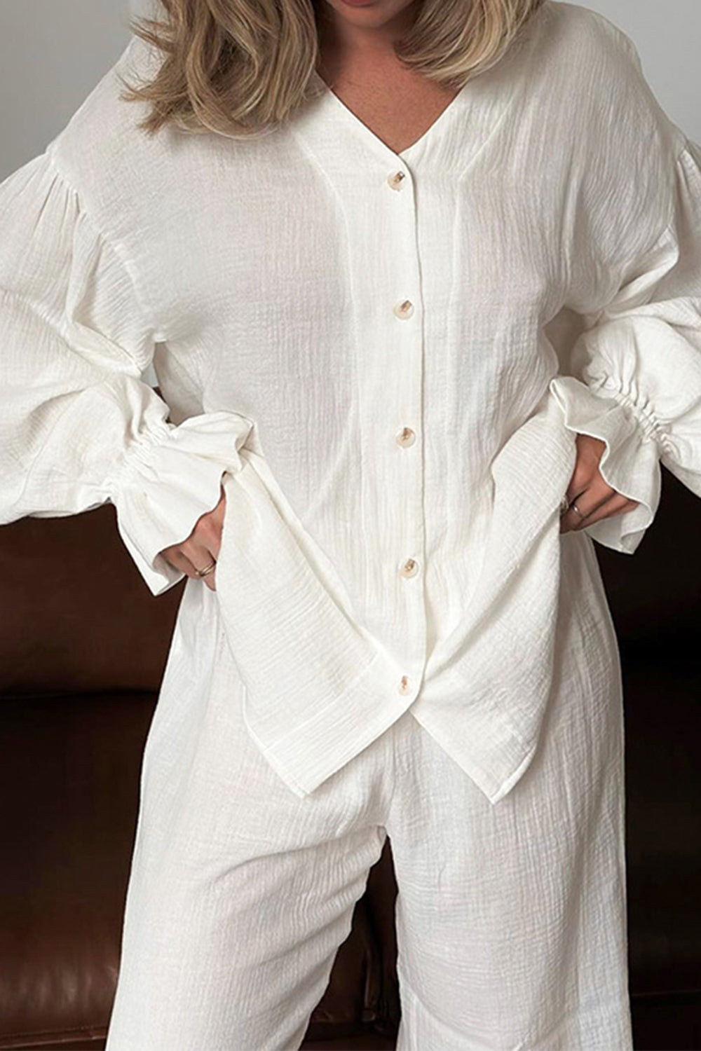 White gauze lounge set with voluminous sleeves and buttoned front