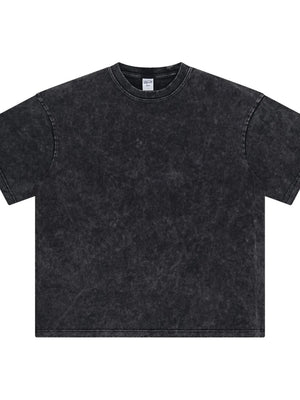 Acid wash oversized black t-shirt with crew neck and short sleeves.