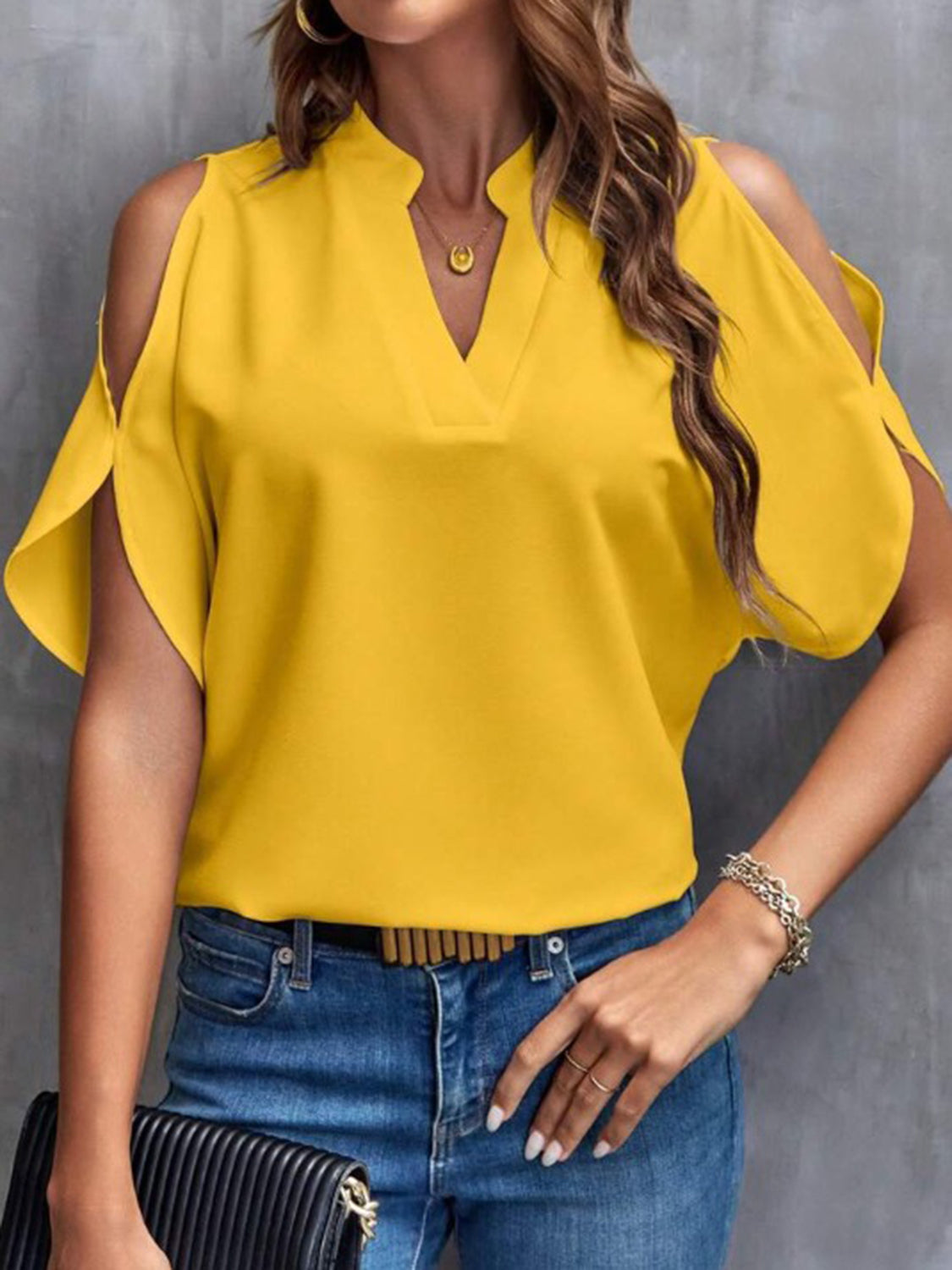 Yellow open-shoulder blouse with mandarin collar and v-neck, casual short sleeves