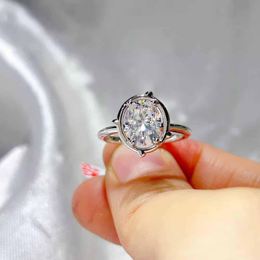 Oval Solitaire 1 Carat Moissanite Sterling Silver Ring, close-up detail
