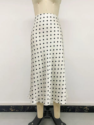Polka Dot Midi Skirt in Orange-red, fit detail