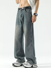Relaxed wide-leg jeans in vintage blue denim with a comfortable fit.